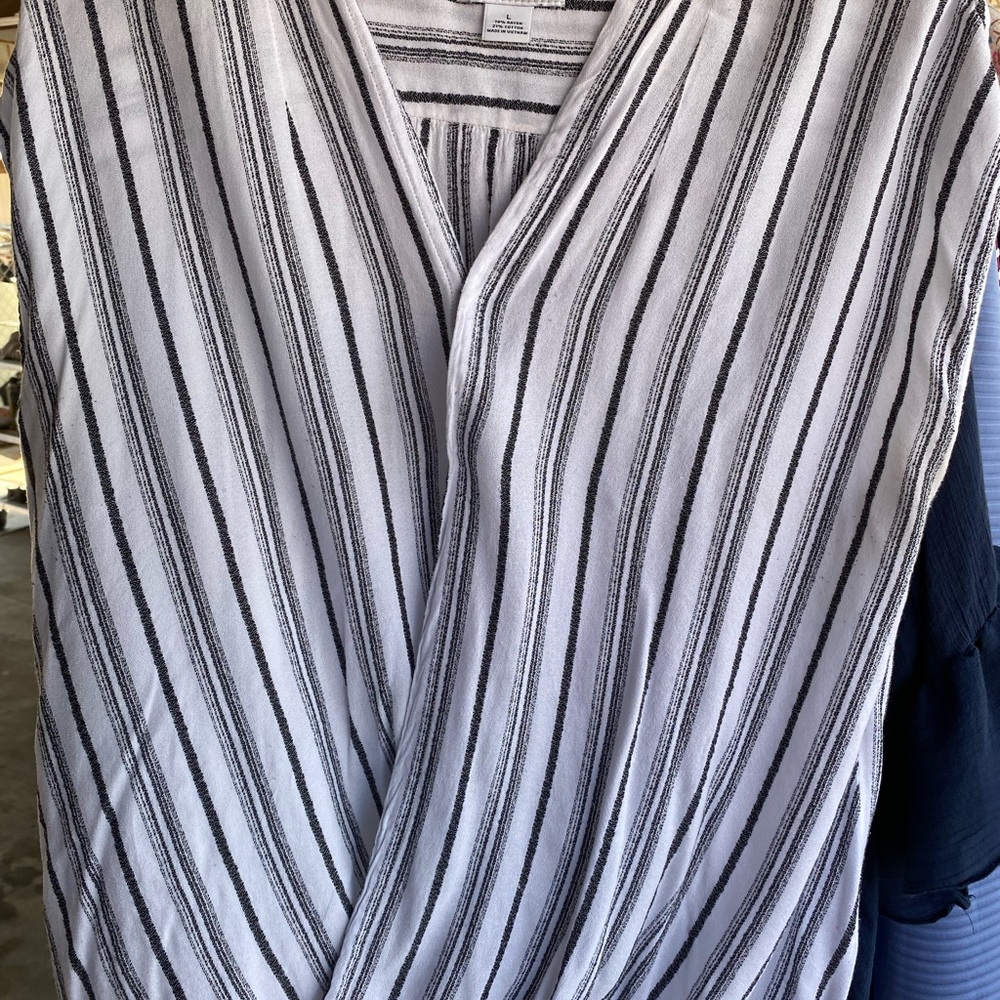 Liz Claiborne Monochrome Striped Top
